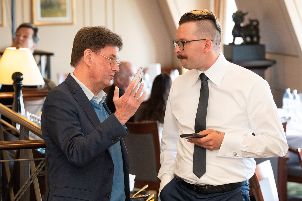 Peter Gräf und Mr Kuhn the Vorstandsvorsitzender from Cemex Deutschland AG