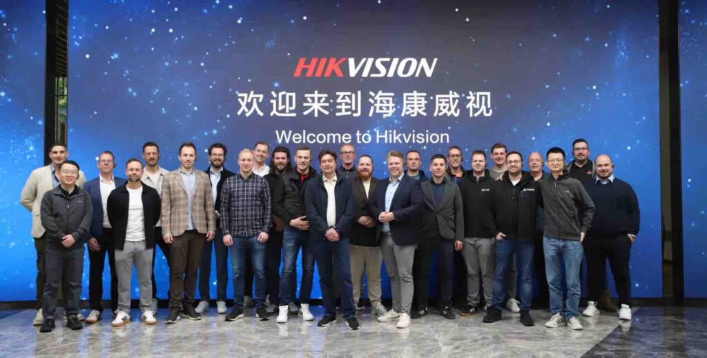 Security Insight von Hikvision – Neue Impulse für moderne Sicherheitstechnik - Gruppenbild Hikvision HQ