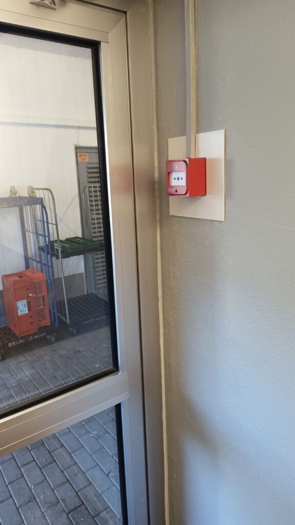 Kidde Handfeuermelder in der Pegasus Klinik: Brandschutz mit System - 331e9c7840b61ba8c24d16ba778818d2ef951931a884618ae3f9009a2de66984